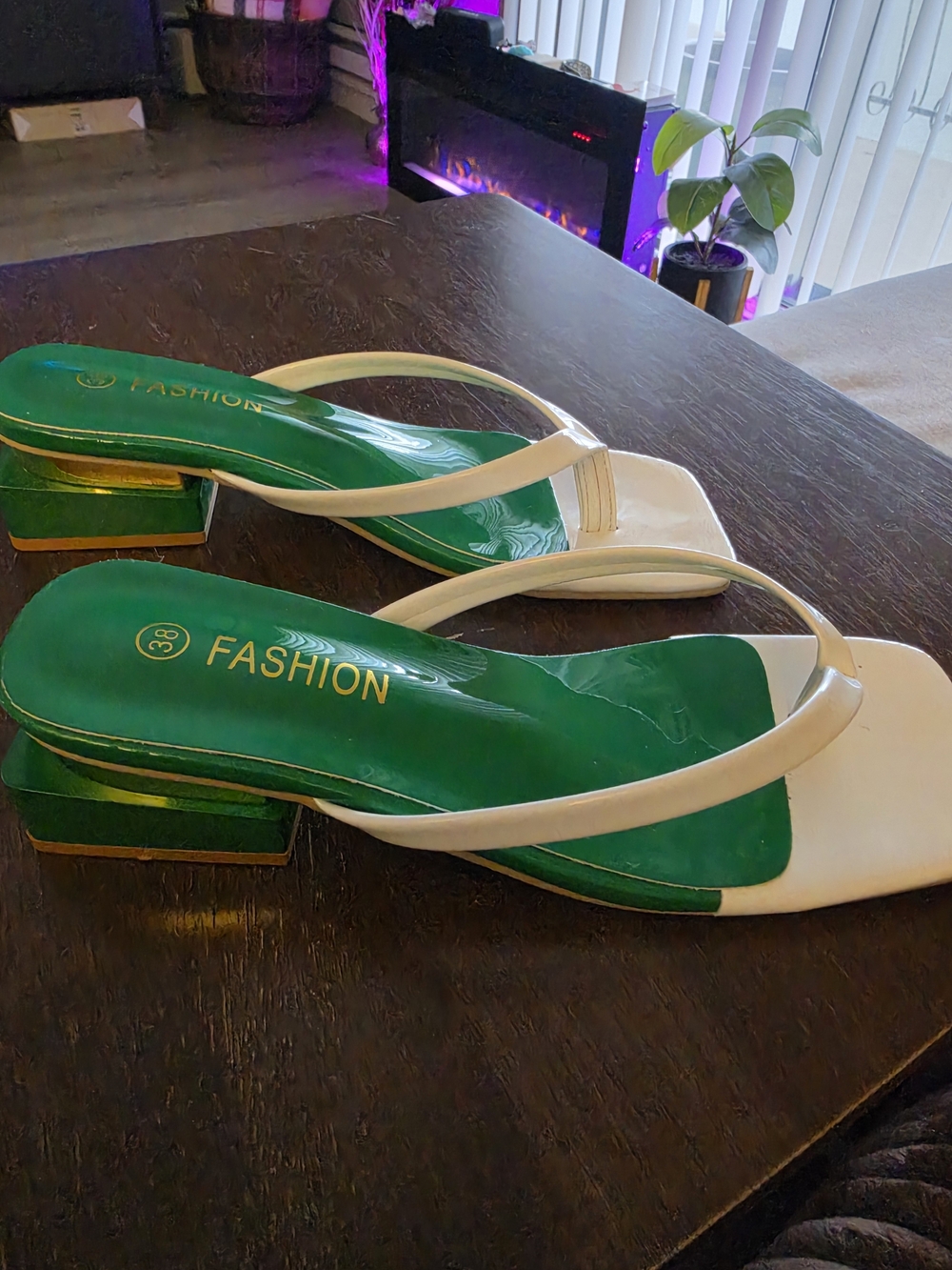 Colorblock White & Green Square-Toe Thong Sandals - Picture 2 of 5
